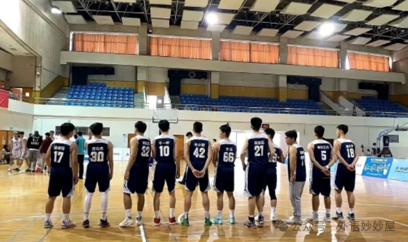 篮球社 从校队到社团，我们打破球场边界。